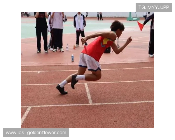 女子100米栏赛场风云激荡 奋勇争先展现速度与力量的极致较量 女子100米栏赛场风云激荡 奋勇争先展现速度与力量的极致较量